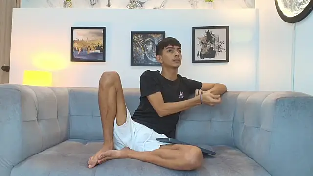 PRETTY SEX1 online show from 18, 12, 2025