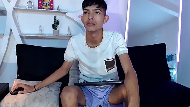 Snapshot of PRETTY_SEX1 chatting on 1, 11, 2025 PRETTY SEX1 online show from 1, 11, 2025