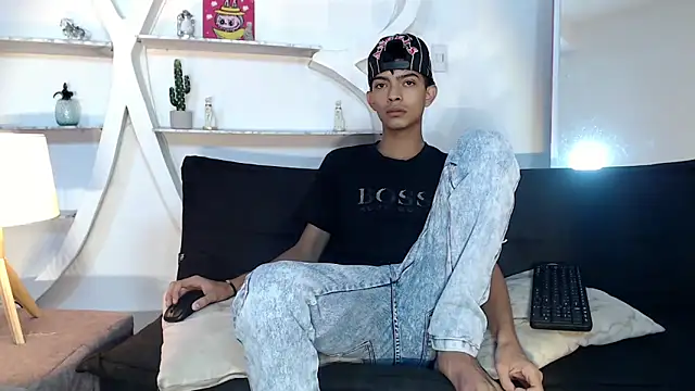 Snapshot of PRETTY_SEX1 chatting on 19, 10, 2025 PRETTY SEX1 online show from 19, 10, 2025