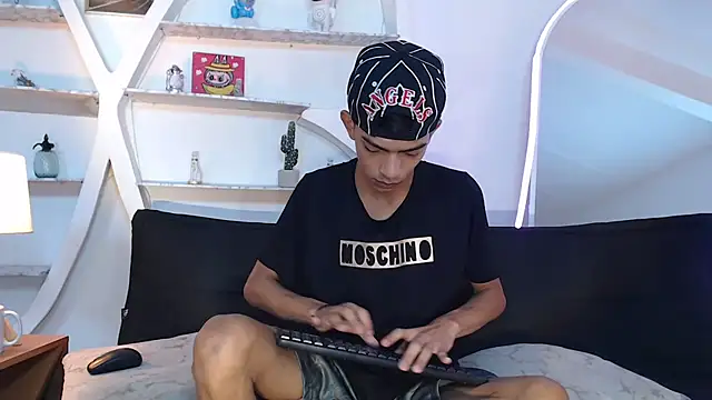 Snapshot of PRETTY_SEX1 chatting on 14, 10, 2025 PRETTY SEX1 online show from 14, 10, 2025