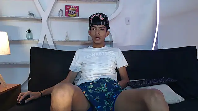 Snapshot of PRETTY_SEX1 chatting on 17, 10, 2025 PRETTY SEX1 online show from 17, 10, 2025