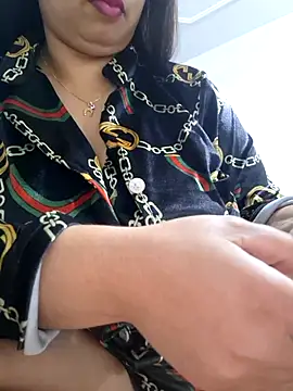 Snapshot of rousaa chatting on 29, 4, 2026 rousaa online show from 29, 4, 2026