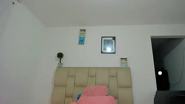 Snapshot of Antonela_Mendoza chatting on 19, 10, 2025 Antonela Mendoza online show from 19, 10, 2025