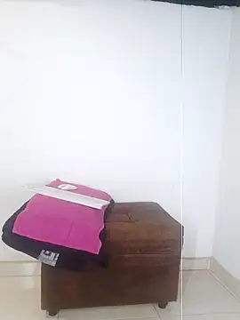 Snapshot of angierot2025 chatting on 27, 3, 2026 angierot2025 online show from 27, 3, 2026