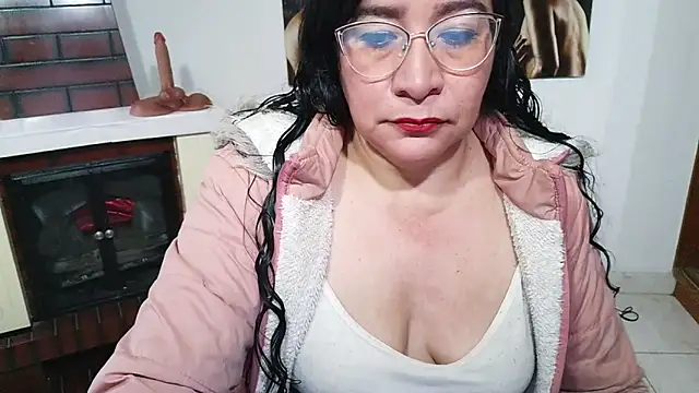 Grace mature milf online show from 18, 5, 2026