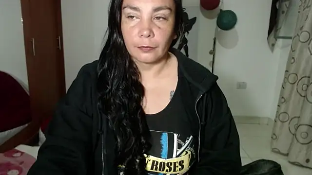 Vivian milf paint online show from 18, 9, 2025