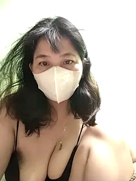 Amanda ena online show from 4, 10, 2025