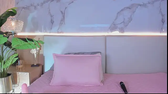 ValSmith  online show from 13, 4, 2026