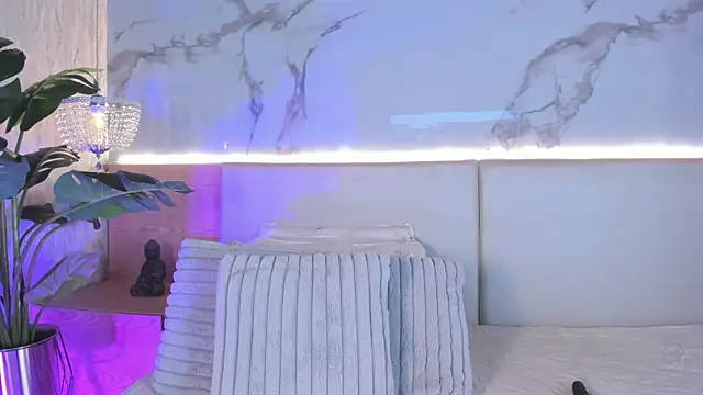 ValSmith  online show from 3, 12, 2025