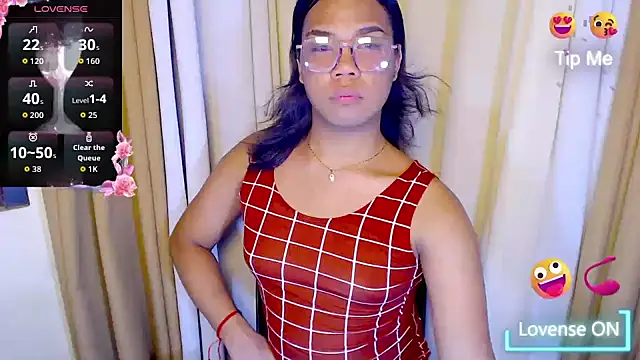 Snapshot of Dream_Mistress chatting on 22, 10, 2025 Dream Mistress online show from 22, 10, 2025