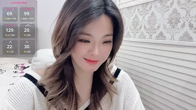 Holiland online show from 12, 11, 2025