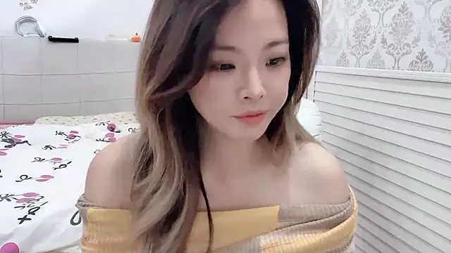 Holiland online show from 5, 11, 2025