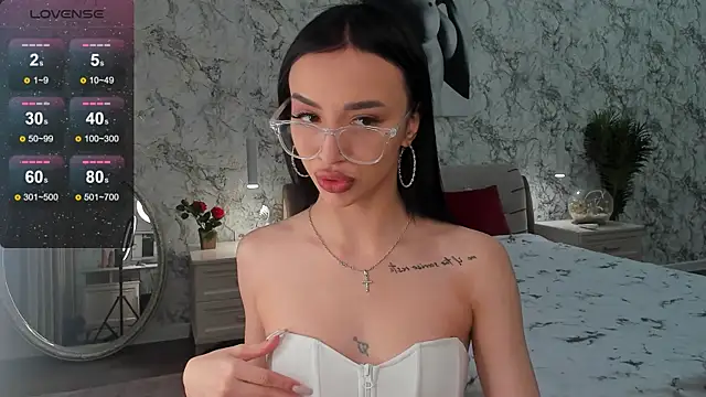 KatieBrown1 online show from 16, 9, 2025