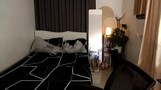 Ur QueenCamilla online show from 13, 11, 2025