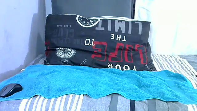 shy-lillyX22 online show from 20, 10, 2025