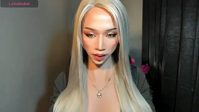 Snapshot of AiraCumSlut chatting on 5, 4, 2026 AiraCumSlut online show from 5, 4, 2026