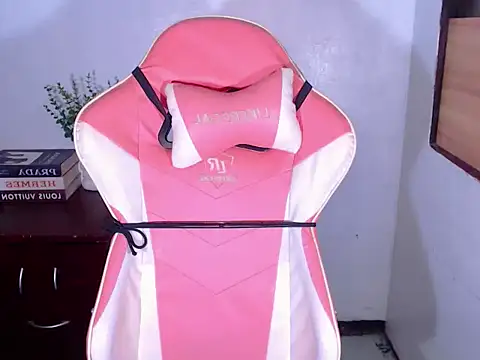 NataliaFernandezz online show from 22, 12, 2025