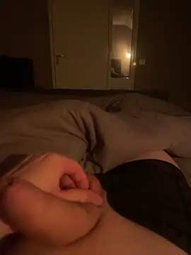 dutch girl lover online show from 14, 2, 2026