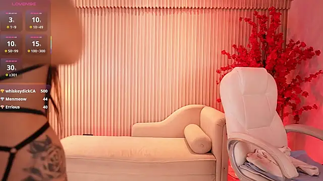 NicoleCrawft online show from 31, 10, 2025