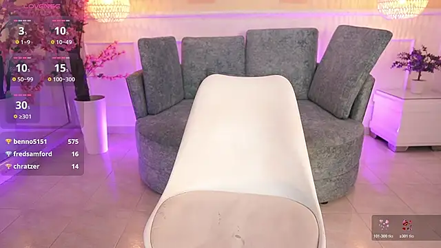 NicoleCrawft online show from 13, 11, 2025