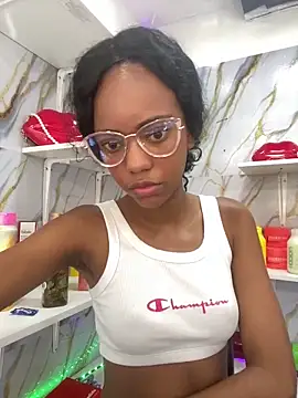 KinkyCutie1 online show from 24, 10, 2025