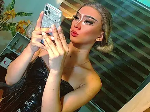 Queen yasii 88 online show from 4, 7, 2026