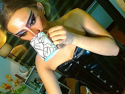 Queen yasii 88 online show from 13, 5, 2026