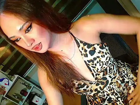 Queen yasii 88 online show from 18, 4, 2026