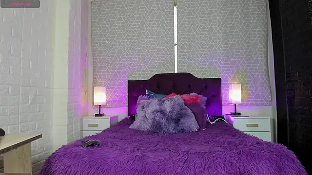 Snapshot of Zamara_Kleii chatting on 12, 10, 2025 Zamara Kleii online show from 12, 10, 2025