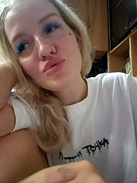 Snapshot of KateMonroe chatting on 22, 10, 2025 KateMonroe online show from 22, 10, 2025