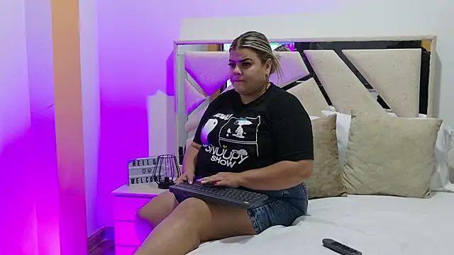 KiimBrooks online show from 25, 2, 2026