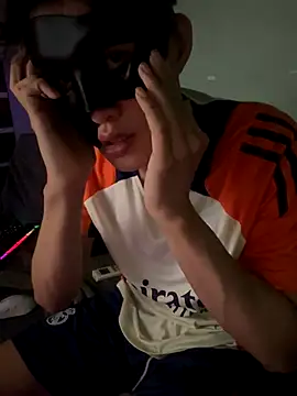 boyhigh1997 online show from 14, 11, 2025