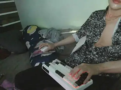 boyhigh1997 online show from 21, 10, 2025