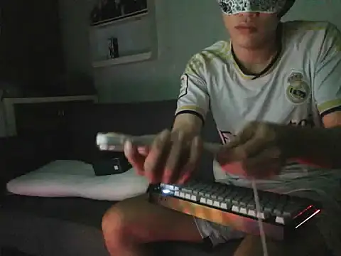 boyhigh1997 online show from 23, 4, 2026