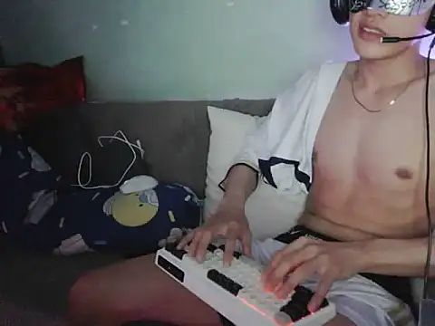 boyhigh1997 online show from 19, 10, 2025