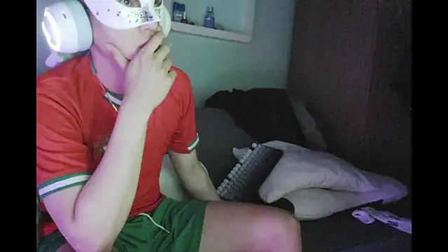 boyhigh1997 online show from 15, 6, 2026