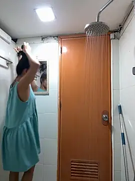 Snapshot of princess_janine chatting on 13, 10, 2025 princess janine online show from 13, 10, 2025