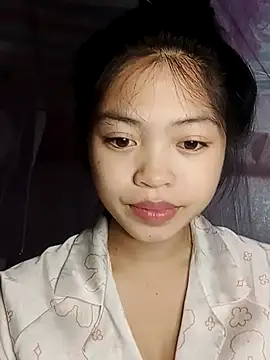 Snapshot of Thy00__ chatting on 5, 11, 2025 Thy00 online show from 5, 11, 2025