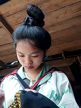 Snapshot of Thy00__ chatting on 30, 11, 2025 Thy00 online show from 30, 11, 2025