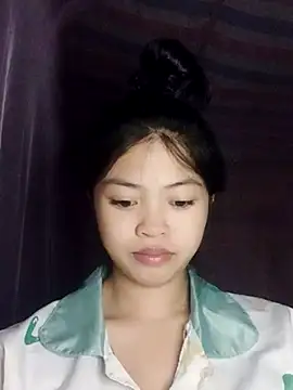 Snapshot of Thy00__ chatting on 6, 11, 2025 Thy00 online show from 6, 11, 2025