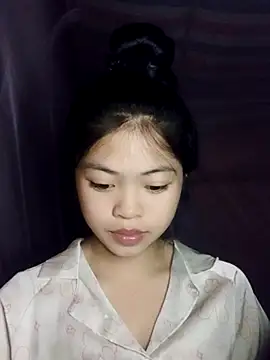 Snapshot of Thy00__ chatting on 17, 11, 2025 Thy00 online show from 17, 11, 2025