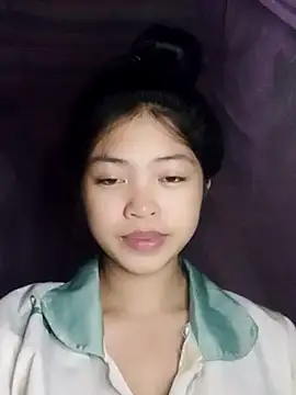 Snapshot of Thy00__ chatting on 7, 11, 2025 Thy00 online show from 7, 11, 2025