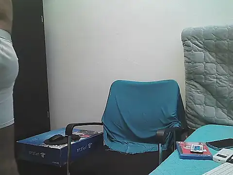 Snapshot of morenocabro10 chatting on 10, 10, 2025 morenocabro10 online show from 10, 10, 2025