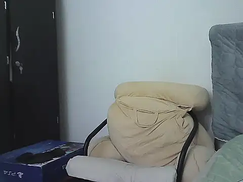 Snapshot of morenocabro10 chatting on 29, 11, 2025 morenocabro10 online show from 29, 11, 2025