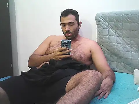 Snapshot of morenocabro10 chatting on 4, 11, 2025 morenocabro10 online show from 4, 11, 2025