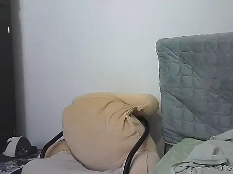 Snapshot of morenocabro10 chatting on 23, 11, 2025 morenocabro10 online show from 23, 11, 2025