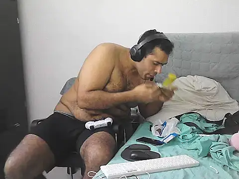 morenocabro10 online show from 22, 4, 2026