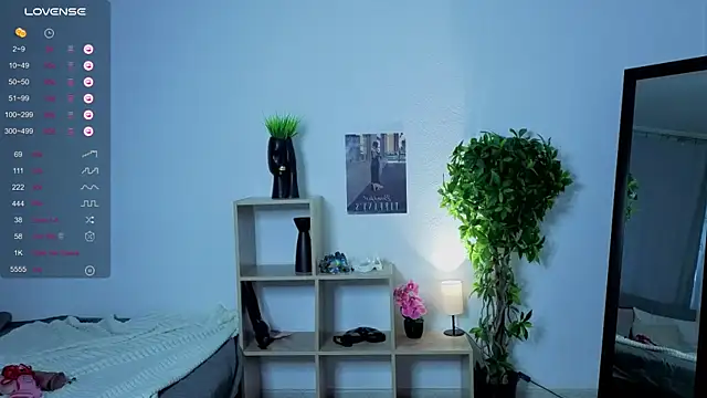 Snapshot of Emmi_crystal chatting on 26, 11, 2025 Emmi crystal online show from 26, 11, 2025