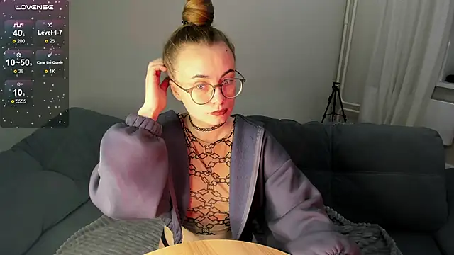 MewStella online show from 13, 10, 2025