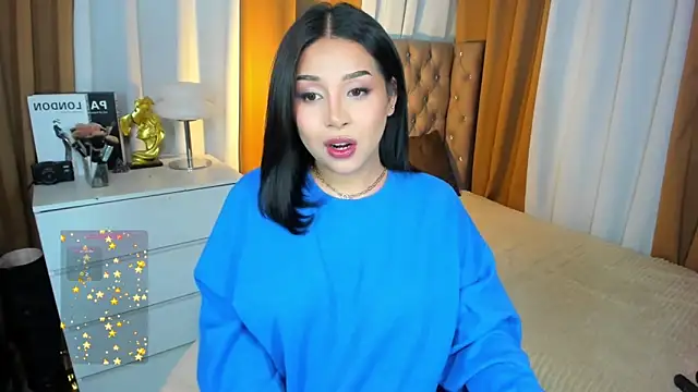 LauraLoove online show from 12, 10, 2025